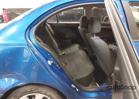 2015 Mitsubishi Lancer Es z USA, uszkodzony, nr VIN JA32U2FU8FU008365